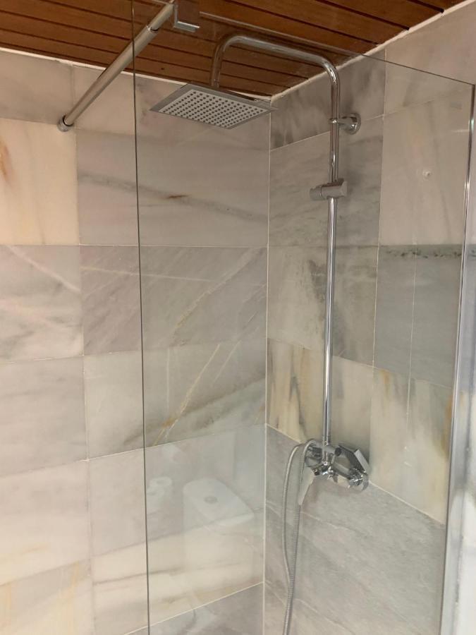 מדריד Pisos Con Piscina De Temporada Corta Estancia מראה חיצוני תמונה